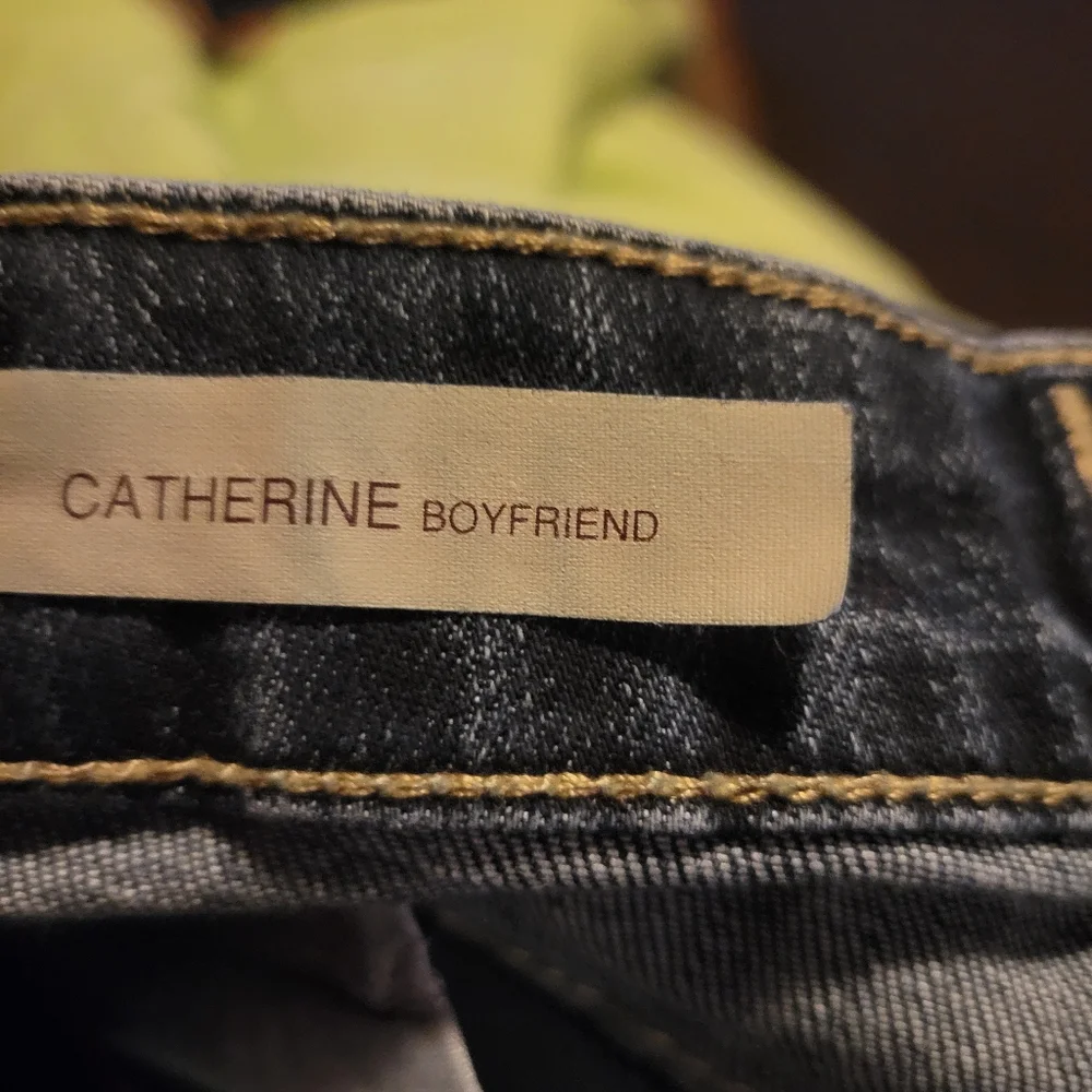KUT FROM THE KLOTH CATHERINE BOYFRIEND JEANS SIZE 6